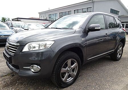 Toyota RAV4 Life 2.2 110kW, AUT-KLIMATR-NAV-TEMPOM-PDC