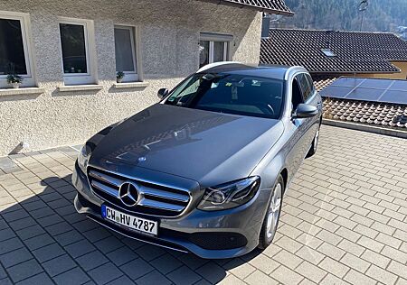 Mercedes-Benz E 220 d T Autom. -