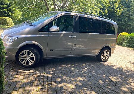 Mercedes-Benz Viano 3.0 CDI TREND EDITION kompakt TREND ED...