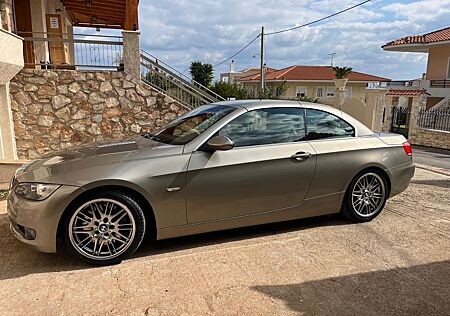 BMW 330i Cabrio -