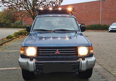 Mitsubishi Pajero 2,5 Rostfrei, Allrad, Dachträger, Klima