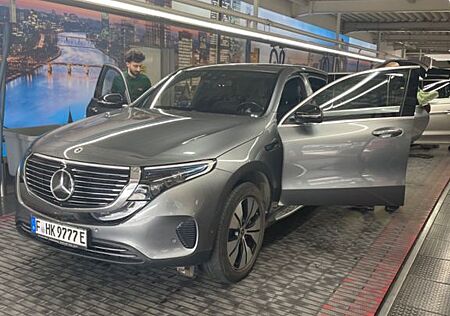 Mercedes-Benz EQC 400 4MATIC Unfallfrei 2 Jahre Junge Sterne