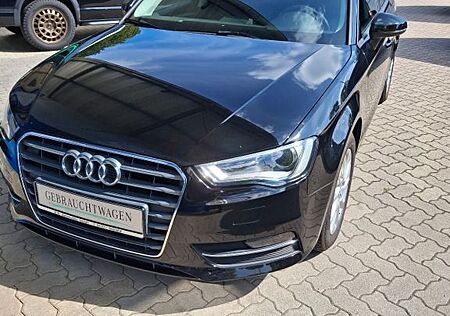 Audi A3 2,0 TDi Sportback attraction
