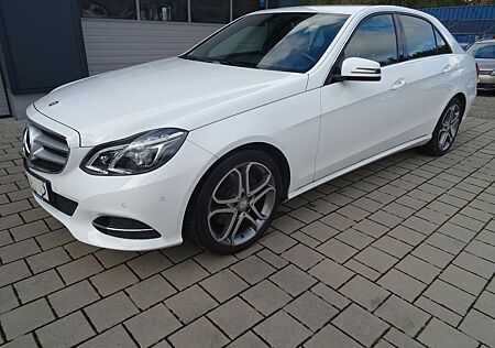 Mercedes-Benz E 200 E -Klasse Lim. CGI BlueEfficiency.