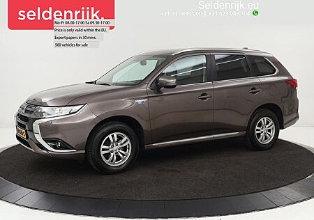 Mitsubishi Outlander 2.0 PHEV Pure | AHK | Carplay | kamera