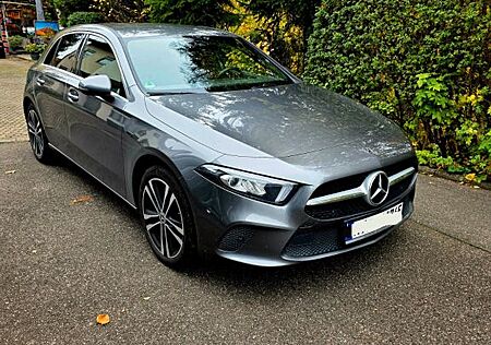 Mercedes-Benz A 250 e DCT - mit Sommer- und Winterreifen