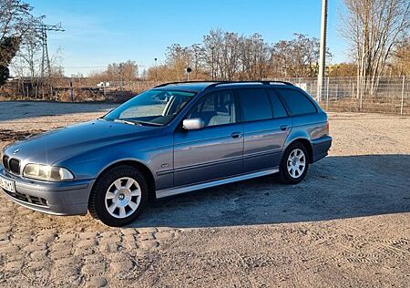 BMW 520i A Highline Exclusive touring Highline E...