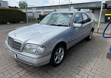 Mercedes-Benz C 180 ELEGANCE