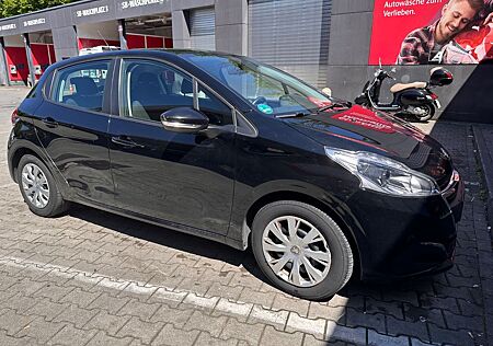 Peugeot 208 PureTech 82 Active Active