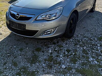 Opel Astra J Sports Tourer Innovation