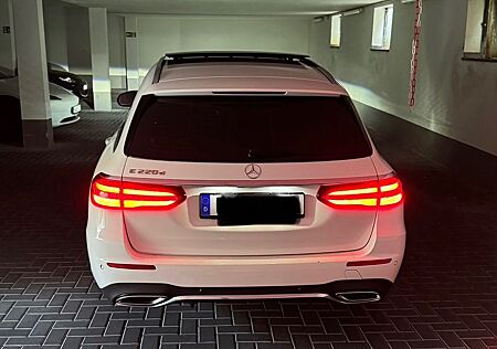 Mercedes-Benz E 220 E 220d T AMG Line Autom. AMG Line 19 Zoll