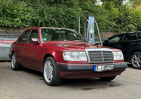 Mercedes-Benz 300 300E-24V