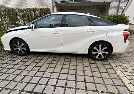 Toyota Mirai FCEV -