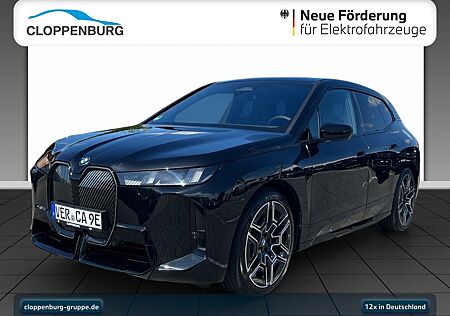 BMW iX xDrive45 M-Sportpaket Head-Up UPE: 101.280€