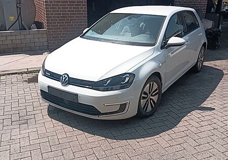 VW Golf Volkswagen e- e-