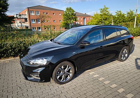Ford Focus 1,5 EcoBlue 88kW ST-Line AHK All Black