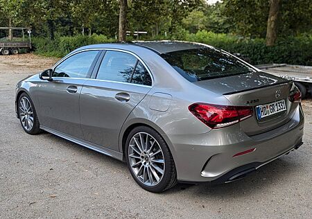 Mercedes-Benz A 250 AMG Line Voll Ausstattung