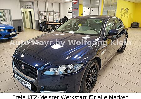 Jaguar XF 2.0 Pure, Navi, Bi-Xenon, R-Dynamic, AHK