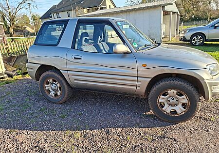Toyota RAV 4 - -