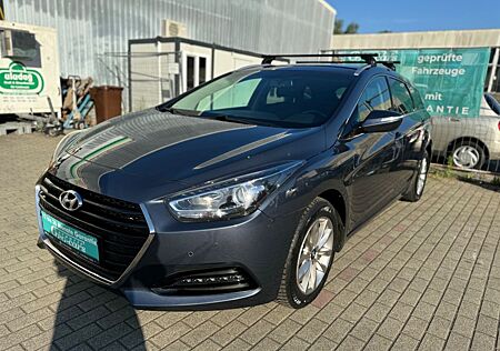 Hyundai i40 cw blue Trend 1.Hand/PDC/SHZ