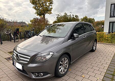 Mercedes-Benz B 180 gebraucht kaufen Mercedes-Benz B 180 /Navi/Sitzh/Klima/Insp. und HU Neu