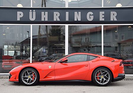 Ferrari 812 Superfast *Atelier Car*Lift*Kamera*Racing...