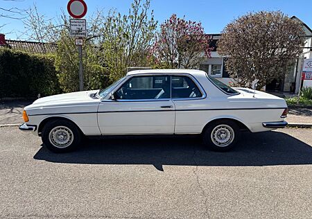 Mercedes-Benz 300 W123 300CD mit TÜV und H- Zulassung