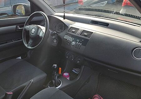 Suzuki Swift 1,3 Club Club