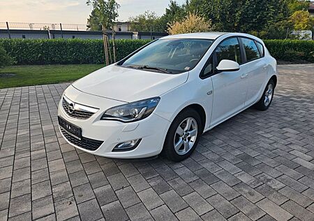 Opel Astra J Edition 140PS LED gepflegtes Fahrzeug