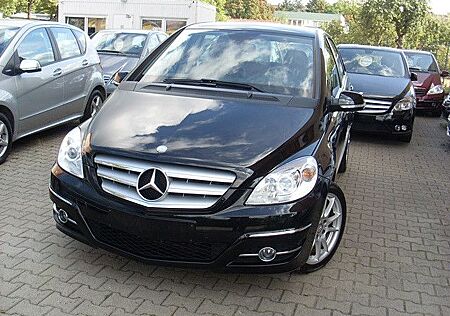 Mercedes-Benz B 200 Automatik / Navigation