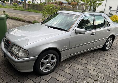 Mercedes-Benz C 180 Elegance