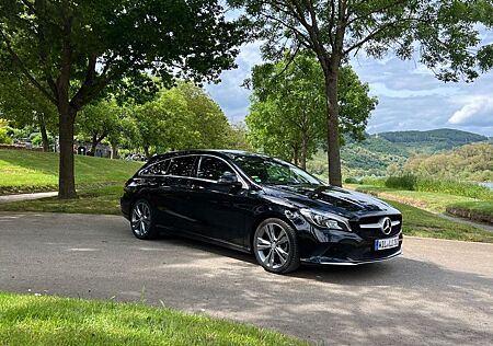 Mercedes-Benz CLA 180 Shooting Brake -