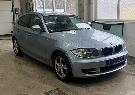BMW 116 i Limousine Autom SHZ NAVI PTS