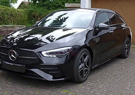 Mercedes-Benz CLA 200 Shooting Brake AMG-Line/Distronic/Kamera