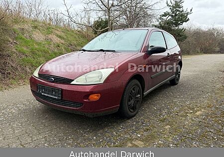 Ford Focus 1.4 Ambiente Radio/CD/Klima Top