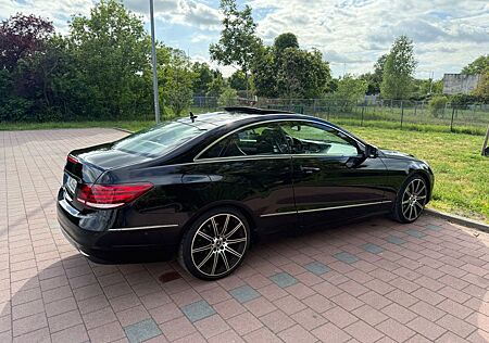 Mercedes-Benz E 200 Coupé -