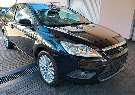 Ford Focus 1.6 Zahnriemen neu. Tüv neu.