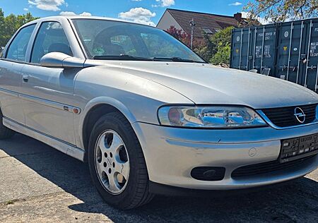 Opel Vectra 1.8 16V Edition 2000 1 Hand, Klima