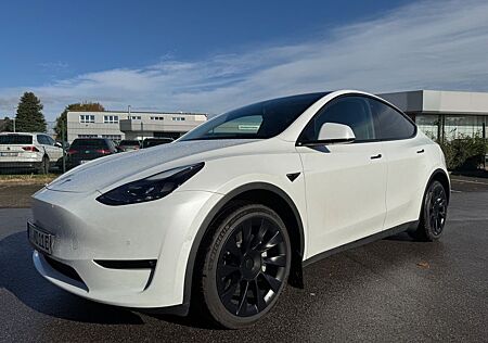 Tesla Model Y Long Range AWD 20 Zoll AHK USS