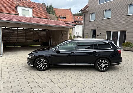 VW Passat Variant Volkswagen 2.0 TDI SCR DSG Highline Vari...