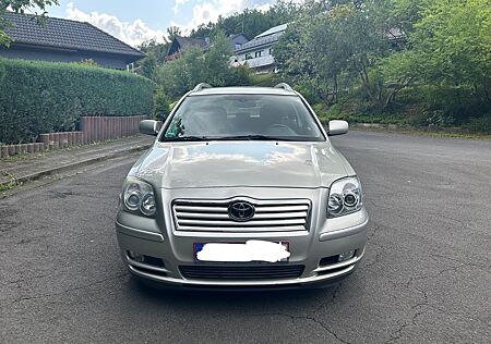 Toyota Avensis 2.0 TDI