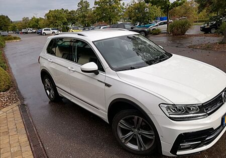 VW Tiguan Volkswagen 2.0 TDI SCR DSG 4MOTION R-LINE