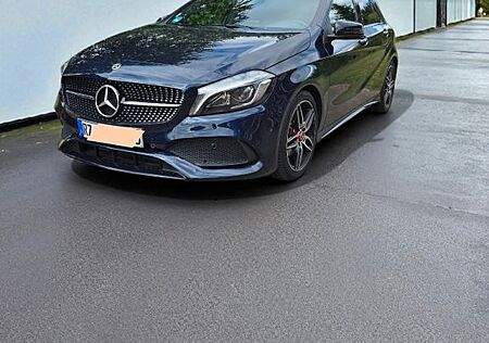 Mercedes-Benz A 180 AMG Line AMG Line