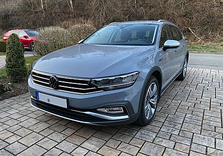 VW Passat Alltrack Volkswagen 2.0 TDI 4M AHK STHZG KAM