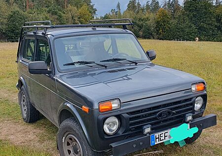 Lada Niva Legend