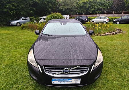 Volvo V60 Kombi Momentum-ABSOLUT TOP ZUSTAND