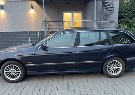 BMW 523i A Touring