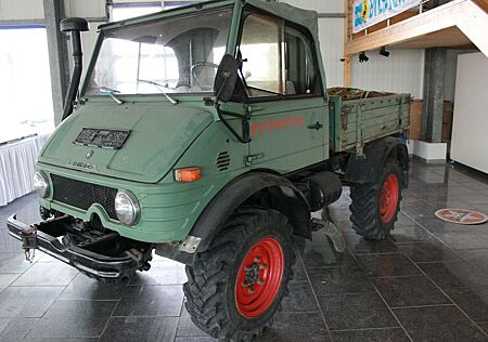Mercedes-Benz Unimog 421 Cabrio