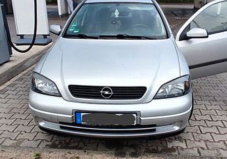 Opel Astra 1.6 -