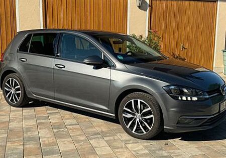 VW Golf Volkswagen 1.6 TDI Sound Variant Sound